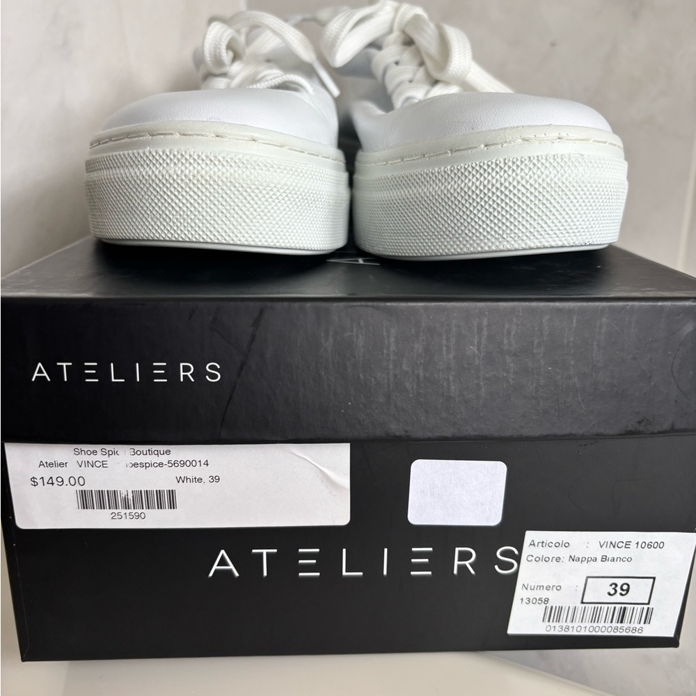 Ateliers White Sneakers